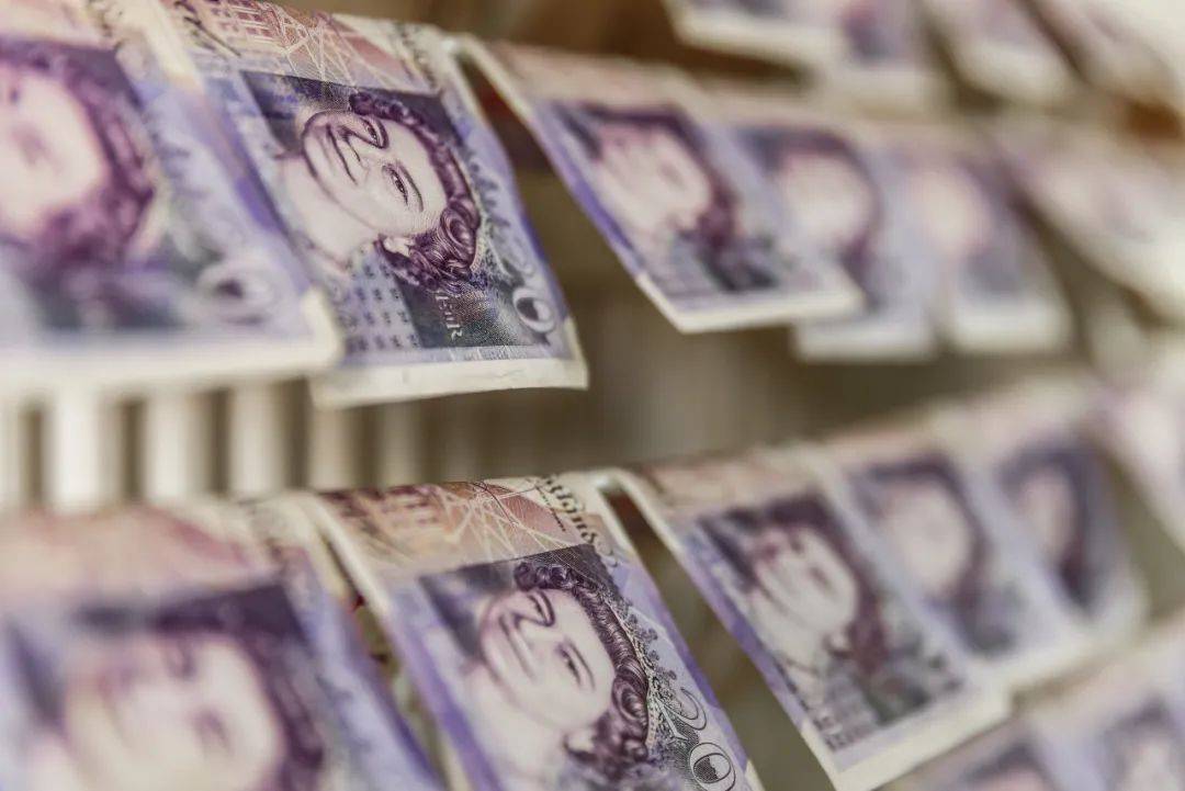 英国新税制引发汇率大跌，全球金融市场何去何从？